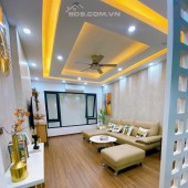 Bán nhà Trịnh Văn Bô 33m2 x 5T, vị trí hiếm, bãi đỗ ô tô sát nhà, gần CĐ FPT, giá 3.x tỷ